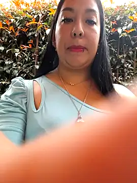 Snapshot of Bella_keny chatting on June 7, 2026, 3:50 pm Bella keny online show from June 7, 2026, 3:50 pm