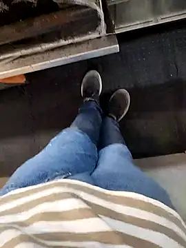 Snapshot of A_man_in_public chatting on September 13, 2025, 4:18 pm A man in public online show from September 13, 2025, 4:18 pm