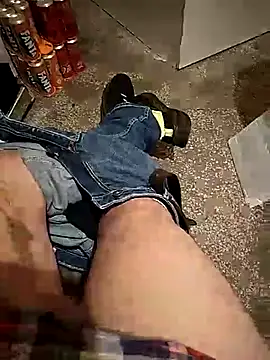 Snapshot of A_man_in_public chatting on November 20, 2025, 9:47 pm A man in public online show from November 20, 2025, 9:47 pm