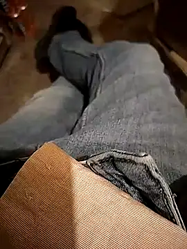 Snapshot of A_man_in_public chatting on October 12, 2025, 12:28 pm A man in public online show from October 12, 2025, 12:28 pm