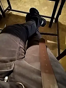 Snapshot of A_man_in_public chatting on February 13, 2026, 12:16 pm A man in public online show from February 13, 2026, 12:16 pm