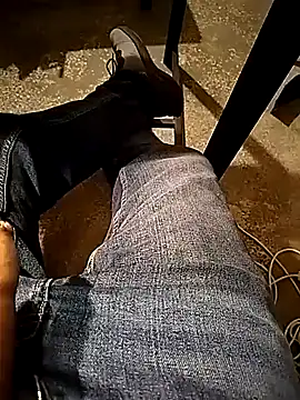 Snapshot of A_man_in_public chatting on January 15, 2026, 8:01 pm A man in public online show from January 15, 2026, 8:01 pm