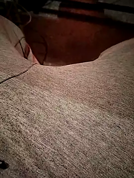 Snapshot of A_man_in_public chatting on January 13, 2026, 7:29 pm A man in public online show from January 13, 2026, 7:29 pm