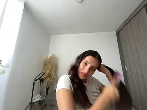 dakota le online show from June 25, 2026, 1:49 pm
