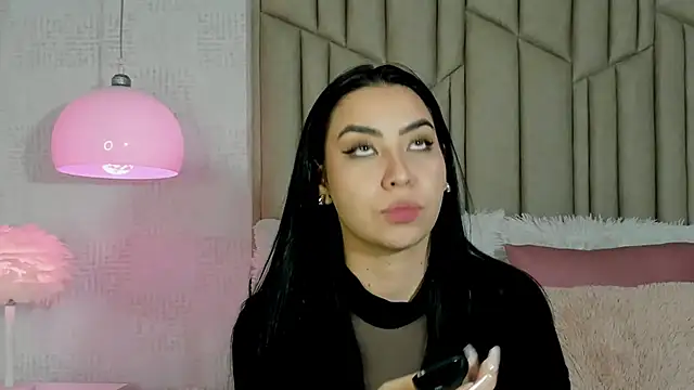 AudreyElla online show from April 18, 2026, 5:21 am