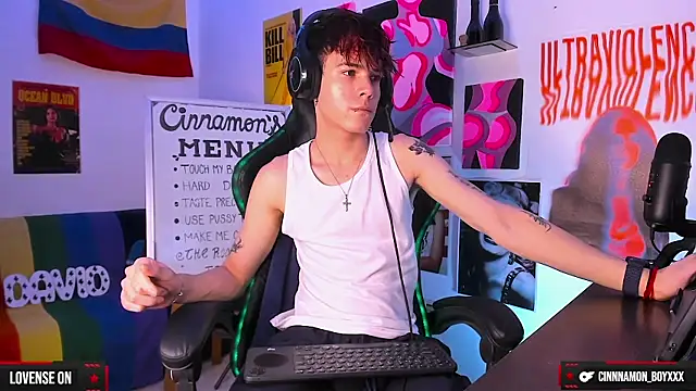 cinnamon boyxxx online show from December 17, 2024, 4:56 am
