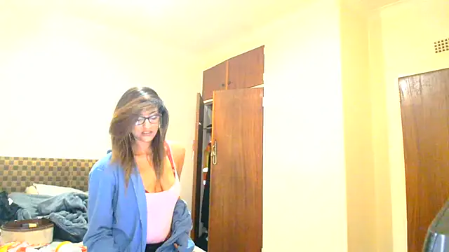 karmicQueen669 online show from August 3, 2026, 7:53 pm