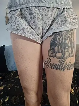 Snapshot of Genevieve143 chatting on October 16, 2025, 8:50 pm Genevieve143 online show from October 16, 2025, 8:50 pm