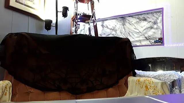 Genevieve143 online show from January 14, 2026, 7:12 am