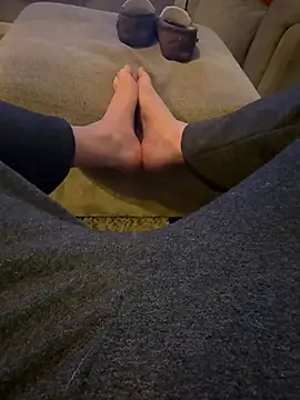 Snapshot of Feettlover69 chatting on March 4, 2026, 9:22 pm Feettlover69 online show from March 4, 2026, 9:22 pm