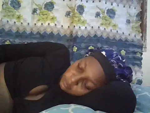 Midnight Clique  online show from November 1, 2025, 8:03 pm