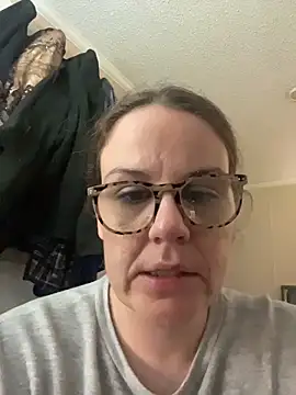 velvetta  online show from November 24, 2025, 5:46 pm