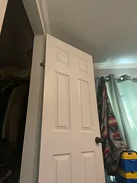 velvetta  online show from September 8, 2025, 5:12 pm