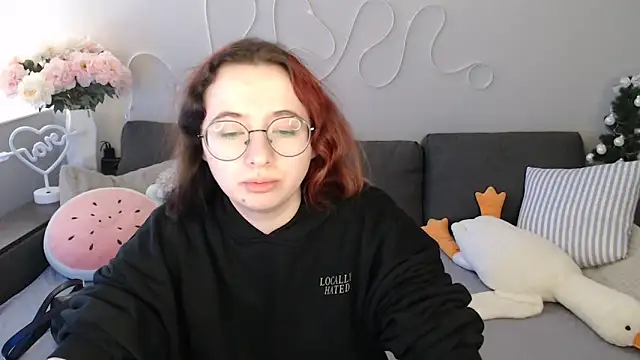 Mini Diva online show from February 14, 2026, 9:09 am