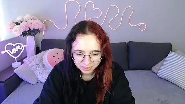 Snapshot of Mini_Diva chatting on November 25, 2025, 9:09 am Mini Diva online show from November 25, 2025, 9:09 am