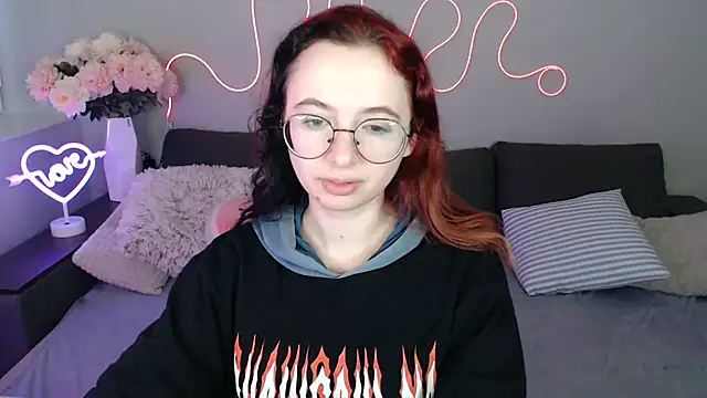 Snapshot of Mini_Diva chatting on November 30, 2025, 9:10 am Mini Diva online show from November 30, 2025, 9:10 am