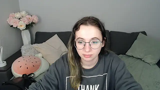 Snapshot of Mini_Diva chatting on October 25, 2025, 8:13 am Mini Diva online show from October 25, 2025, 8:13 am