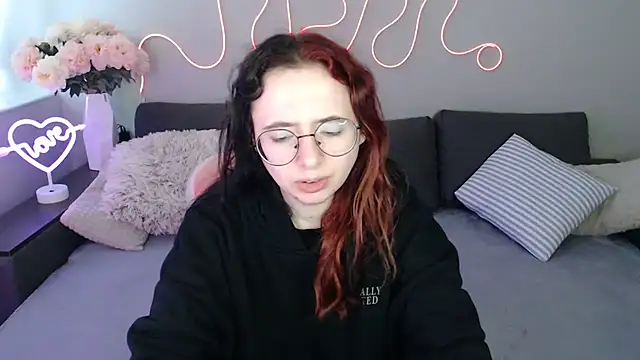 Snapshot of Mini_Diva chatting on November 26, 2025, 9:09 am Mini Diva online show from November 26, 2025, 9:09 am