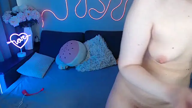 Mini Diva online show from April 19, 2026, 8:48 am