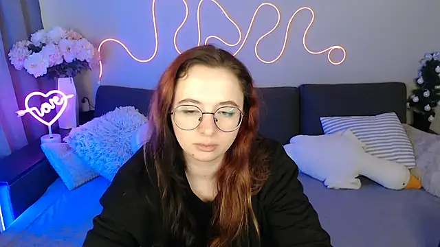 Mini Diva online show from April 20, 2026, 8:17 am