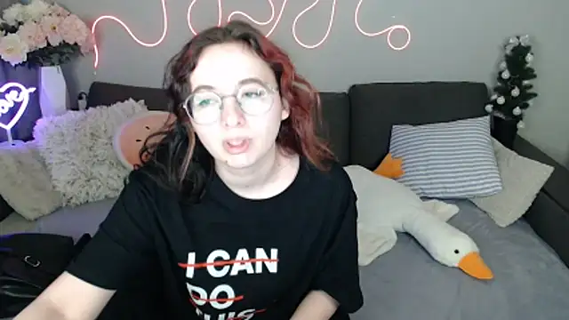 Mini Diva online show from March 22, 2026, 9:11 am