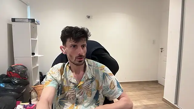 nicolaaaaas online show from November 26, 2025, 12:05 pm