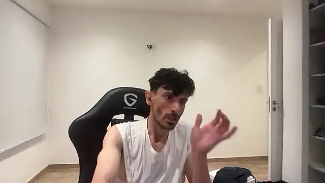 nicolaaaaas online show from December 2, 2025, 5:31 am