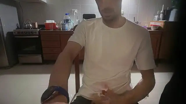 nicolaaaaas online show from February 21, 2026, 7:32 am