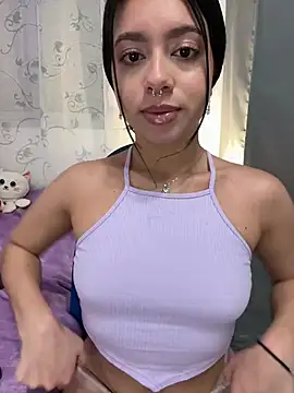 Snapshot of AliceJovovich chatting on January 2, 2025, 5:50 pm AliceJovovich online show from January 2, 2025, 5:50 pm