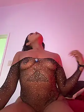 Snapshot of VictoireFeller chatting on February 18, 2026, 5:16 am VictoireFeller online show from February 18, 2026, 5:16 am