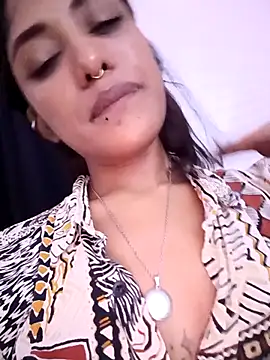 Snapshot of VictoireFeller chatting on October 7, 2025, 4:57 am VictoireFeller online show from October 7, 2025, 4:57 am