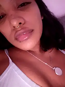 Snapshot of VictoireFeller chatting on October 26, 2025, 4:02 am VictoireFeller online show from October 26, 2025, 4:02 am