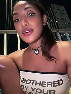 Snapshot of VictoireFeller chatting on February 25, 2026, 3:40 am VictoireFeller online show from February 25, 2026, 3:40 am