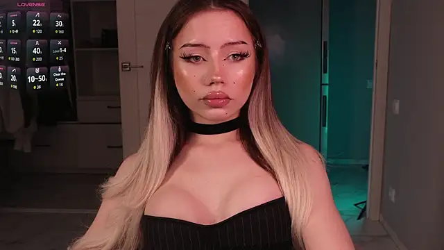 KellyBarton online show from April 23, 2026, 10:44 pm