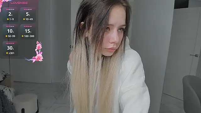 KellyBarton online show from December 16, 2024, 10:13 pm