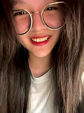 Snapshot of Krixxi22 chatting on December 14, 2025, 3:50 pm Krixxi22 online show from December 14, 2025, 3:50 pm