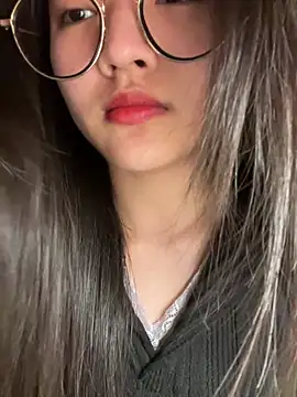 Krixxi22 online show from February 3, 2026, 4:23 pm