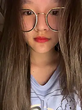 Snapshot of Krixxi22 chatting on October 28, 2025, 4:39 pm Krixxi22 online show from October 28, 2025, 4:39 pm