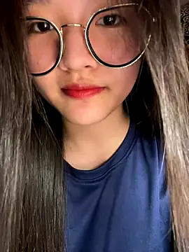 Snapshot of Krixxi22 chatting on November 30, 2025, 2:40 pm Krixxi22 online show from November 30, 2025, 2:40 pm