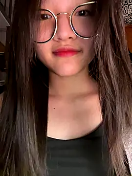 Snapshot of Krixxi22 chatting on November 11, 2025, 6:03 pm Krixxi22 online show from November 11, 2025, 6:03 pm