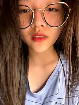 Snapshot of Krixxi22 chatting on November 12, 2025, 5:50 pm Krixxi22 online show from November 12, 2025, 5:50 pm