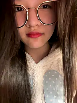 Snapshot of Krixxi22 chatting on December 16, 2025, 11:03 am Krixxi22 online show from December 16, 2025, 11:03 am