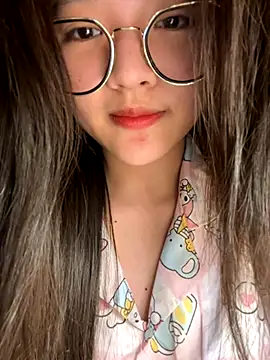 Snapshot of Krixxi22 chatting on December 2, 2025, 3:47 pm Krixxi22 online show from December 2, 2025, 3:47 pm