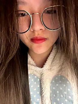 Snapshot of Krixxi22 chatting on November 18, 2025, 3:15 pm Krixxi22 online show from November 18, 2025, 3:15 pm