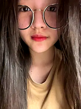 Snapshot of Krixxi22 chatting on November 14, 2025, 4:21 pm Krixxi22 online show from November 14, 2025, 4:21 pm