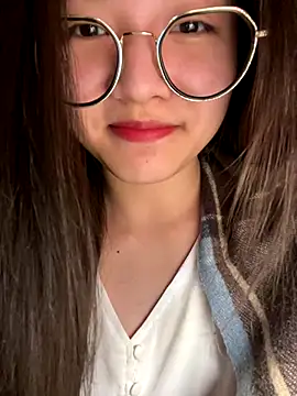 Snapshot of Krixxi22 chatting on November 3, 2025, 3:59 pm Krixxi22 online show from November 3, 2025, 3:59 pm