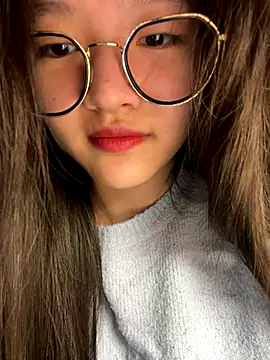 Snapshot of Krixxi22 chatting on November 28, 2025, 3:45 pm Krixxi22 online show from November 28, 2025, 3:45 pm