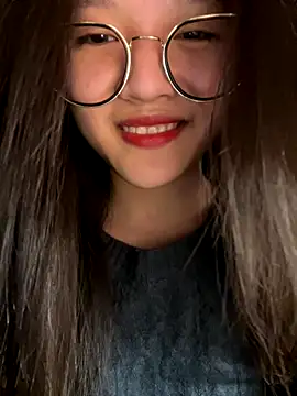 Snapshot of Krixxi22 chatting on October 24, 2025, 4:06 pm Krixxi22 online show from October 24, 2025, 4:06 pm