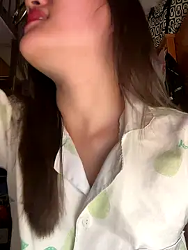 Snapshot of Krixxi22 chatting on November 4, 2025, 3:05 pm Krixxi22 online show from November 4, 2025, 3:05 pm