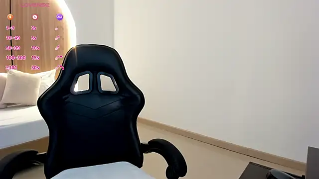 zoe danae  online show from March 14, 2026, 12:33 pm